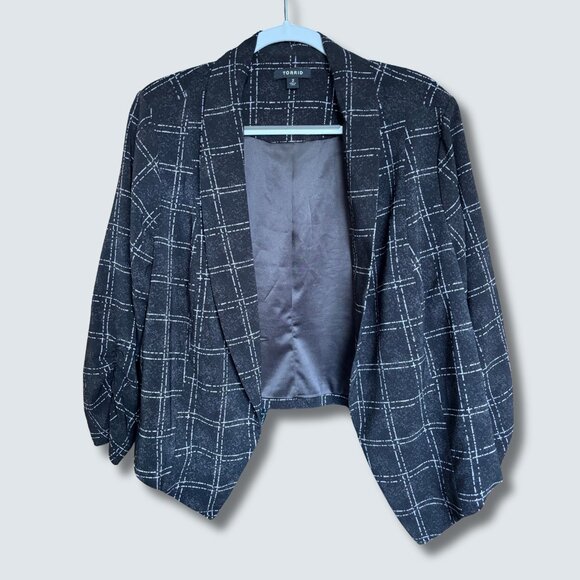 EUC Torrid Black Plaid Lightweight Crepe Cropped Ruched Sleeve Blazer Size 2x - Picture 2 of 5